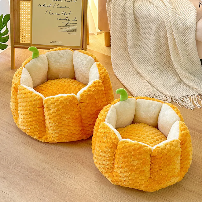 Pumpkin Cat Nest Bed – Warm Plush Halloween Pet Mat, Four Seasons, S/M Sizes
